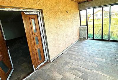 Casă cu 4 camere cu Teren 3690 Mp în Milcovul - 2