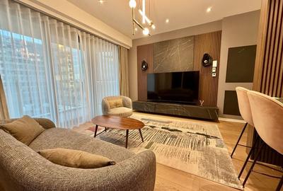 One Eliade / disponibilitate imediată - 3