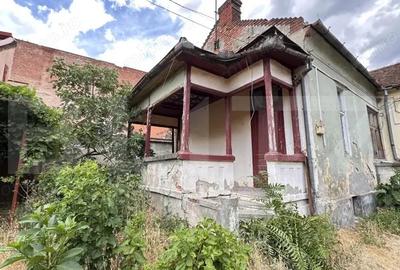 Casă cu 4 camere cu Teren 344 Mp în Central - 4