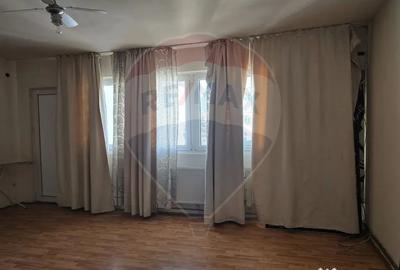 Apartament cu 4 camere decomandat în Central - 1