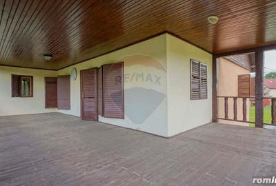 Casă cu 7 camere cu Teren 1288 Mp în Fundata - 20