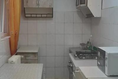 Garsonieră decomandată în Decebal