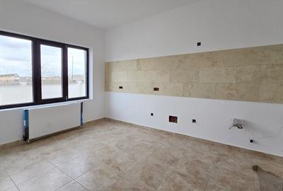 Casă individuală cu 4 camere cu Canalizare în Central - 9