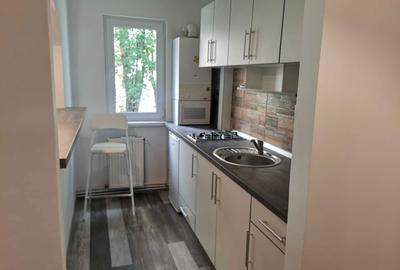 Apartament cu 3 camere semidecomandat în Sud - 3