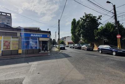 Casă cu 4 camere cu Teren 205 Mp în Trocadero - 1