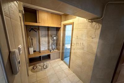 Decomandat, 2 cam, etaj 4/4, zona Hala Centrală , 142.000 € - 6