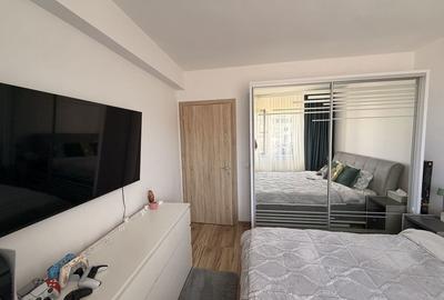 Apartament cu 2 camere decomandat, mobilat în Tractorul - 1