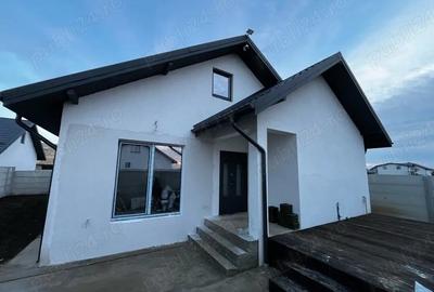 Casă cu 3 camere în Central