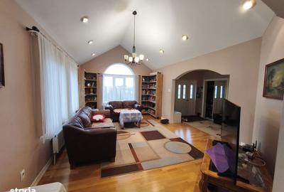 Casă cu 4 camere cu Teren 3000 Mp în Central - 8