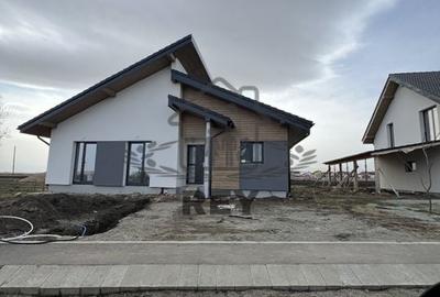 Teren cu PUZ, utilități și autorizație de construire/casă unifamilială Teren cu PUZ, utilități și autorizație de construire/casă unifamilială - 2