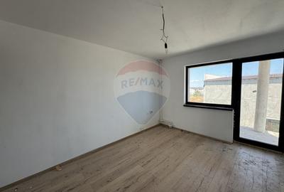 Casă / Vilă cu 4 camere de vânzare vedere lac  Ovidiu Constanta - 15