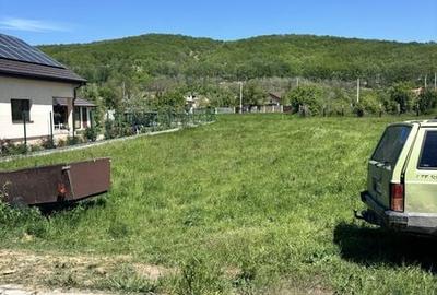 Teren de 750 mp, în Izvoru Bârzii - 4