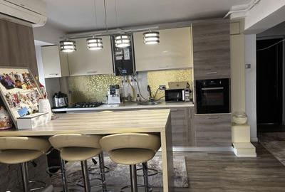 Apartament cu 3 camere decomandat în Cotu - 4