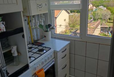 Apartament cu 2 camere decomandat în Km 5 - 12
