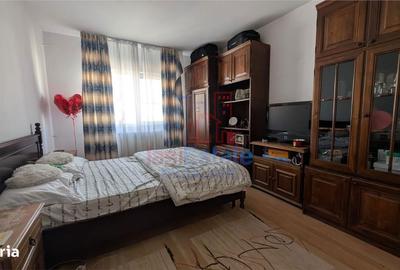 Apartament cu 3 camere decomandat în Canta - 2
