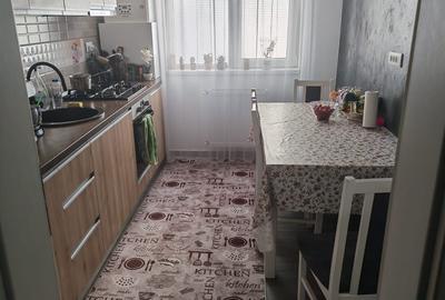 Apartament cu 3 camere decomandat în Popești-Leordeni