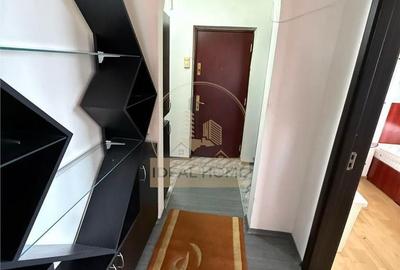 Apartament cu 3 camere semidecomandat în Podu Roș - 6