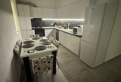 Etaj 1. Aproape de Hotel IQ. Decomandat.
