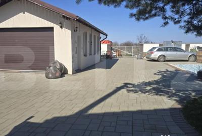 Casă cu 5 camere cu Teren 2800 Mp în Central - 2