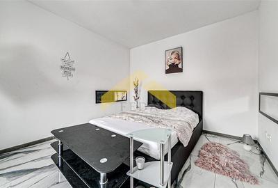 Casa de vanzare in zona centrala str. Mihai Eminescu - 8