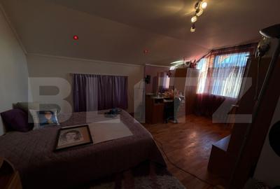 Casa spa?ioasa cu 2 corpuri , 300 mp ideala pentru 2 - 6