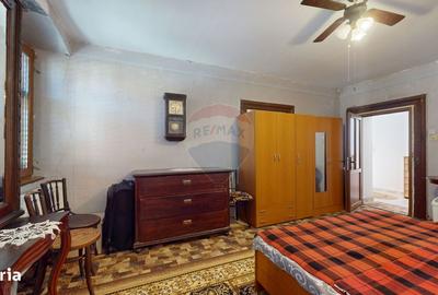 Casă cu 3 camere cu Teren 1049 Mp în Central - 11