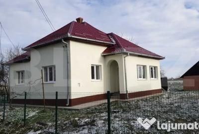 Casă cu 3 camere cu Teren 2050 Mp în Central