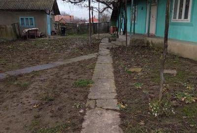 Casă cu 2 camere cu Teren 70 Mp în Vârfu Câmpului - 1