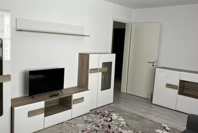 Apartament cu 2 camere decomandat, mobilat în Tractorul - 9