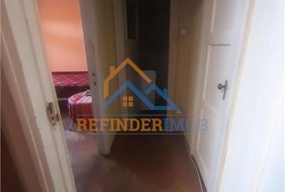 Apartament cu 3 camere semidecomandat în 1 Mai - 9