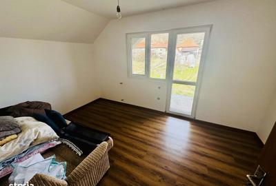 Casă cu 5 camere cu Teren 1140 Mp în Central - 2