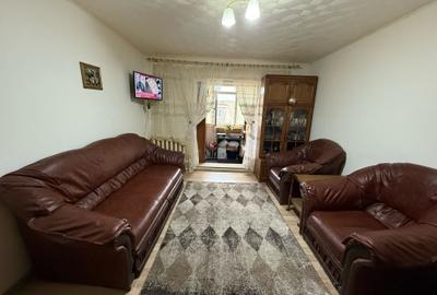 Apartament cu 3 camere semidecomandat, mobilat în Baza 3