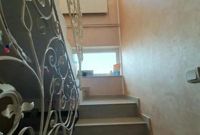 Casă cu 6 camere cu Teren 890 Mp în Sud - 2