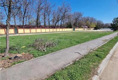 Teren de 300 mp, în Central - 7