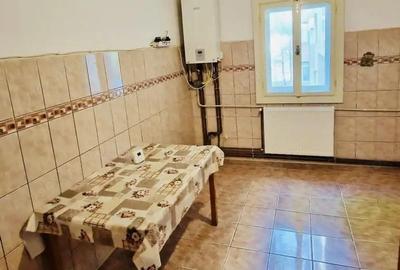 Apartament cu 4 camere decomandat în Aradului - 9