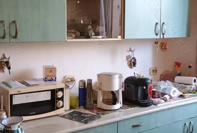 Apartament cu 3 camere decomandat în Micro II - 4