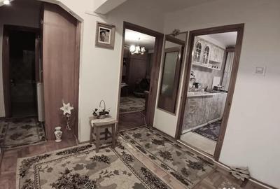 Apartament cu 3 camere decomandat în George Enescu - 10