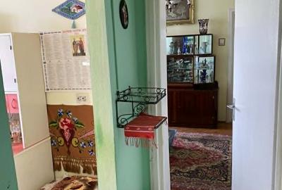 Apartament cu 3 camere semidecomandat în Micro 1 - 13