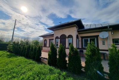 Casă individuală cu 8 camere în Sohatu