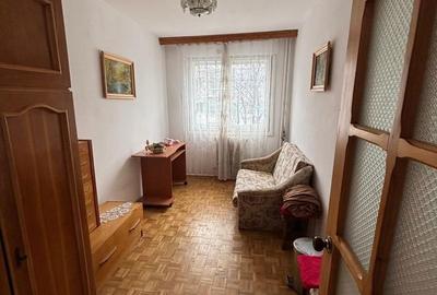 Apartament cu 3 camere decomandat, mobilat în Central