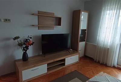 Apartament cu 4 camere decomandat în Simeria - 1