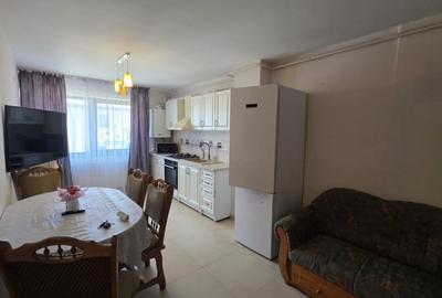 Apartament cu 3 camere semidecomandat în Central