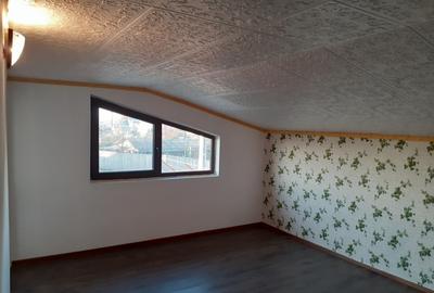 Casă cu 3 camere în Sârbeni - 2