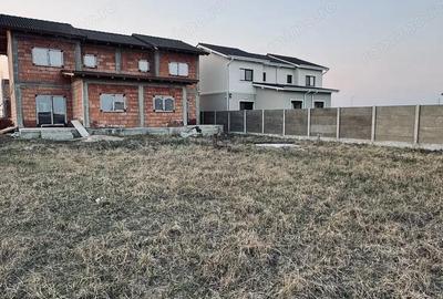 Casă cu 7 camere cu Teren 357 Mp în Moșnița Nouă