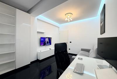 Apartament cu 3 camere semidecomandat în 13 Septembrie - 17