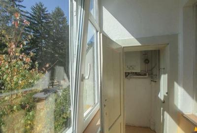 Regim vila, 3 camere, decomandate, terasa, loc parcare, Cent