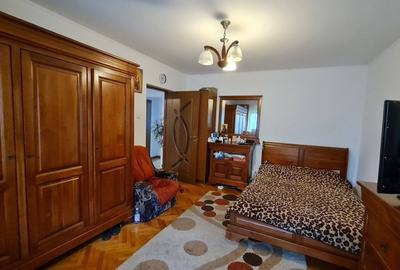 Apartament cu 3 camere decomandat în Ostroveni - 9