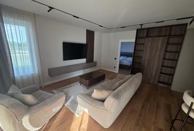Apartament cu 3 camere semidecomandat în Central