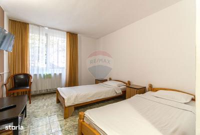 Spațiu comercial, de 1,200 mp, în Central - 11