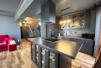 Apartament cu 3 camere decomandat, mobilat în Berceni